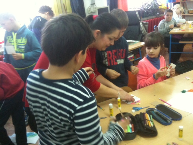 Na satu likovne kulture sa Petrovom mamom Karmilom